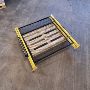 SKYDDSGRINDAR MED LJUSRIDÅ